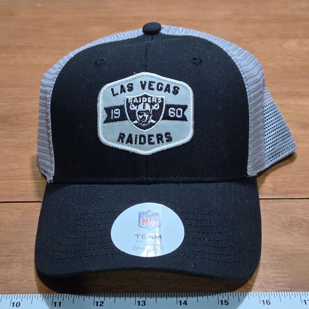 NFL Las‎ Vegas Raiders Snapback Trucker Hat Black Grey